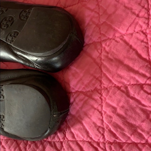 Tory Burch flats. Very used. Black with gold - Picture 3 of 6